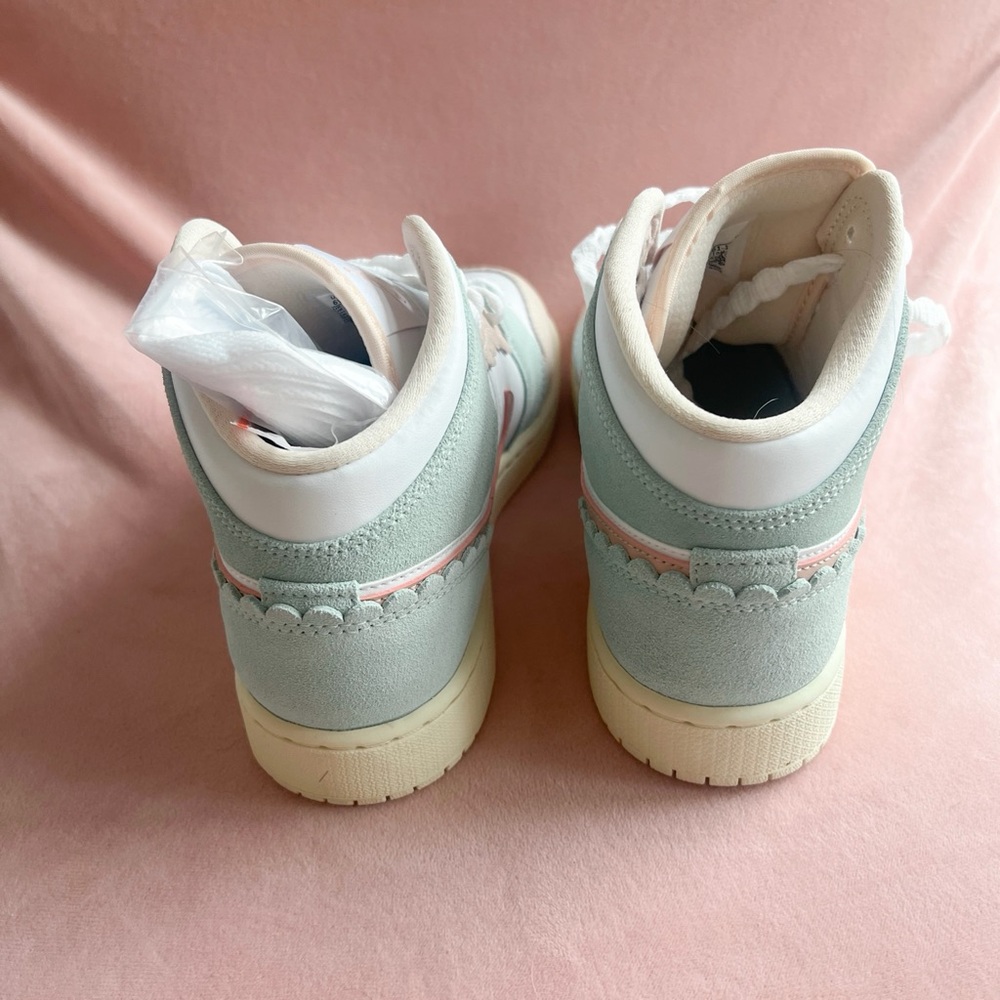 Jordans - Picture 3 of 5